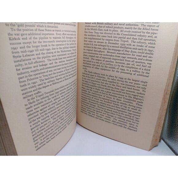 Oil in the Middle East Its discovery and development by Stephen Longrigg 1954 - Picture 5 of 8